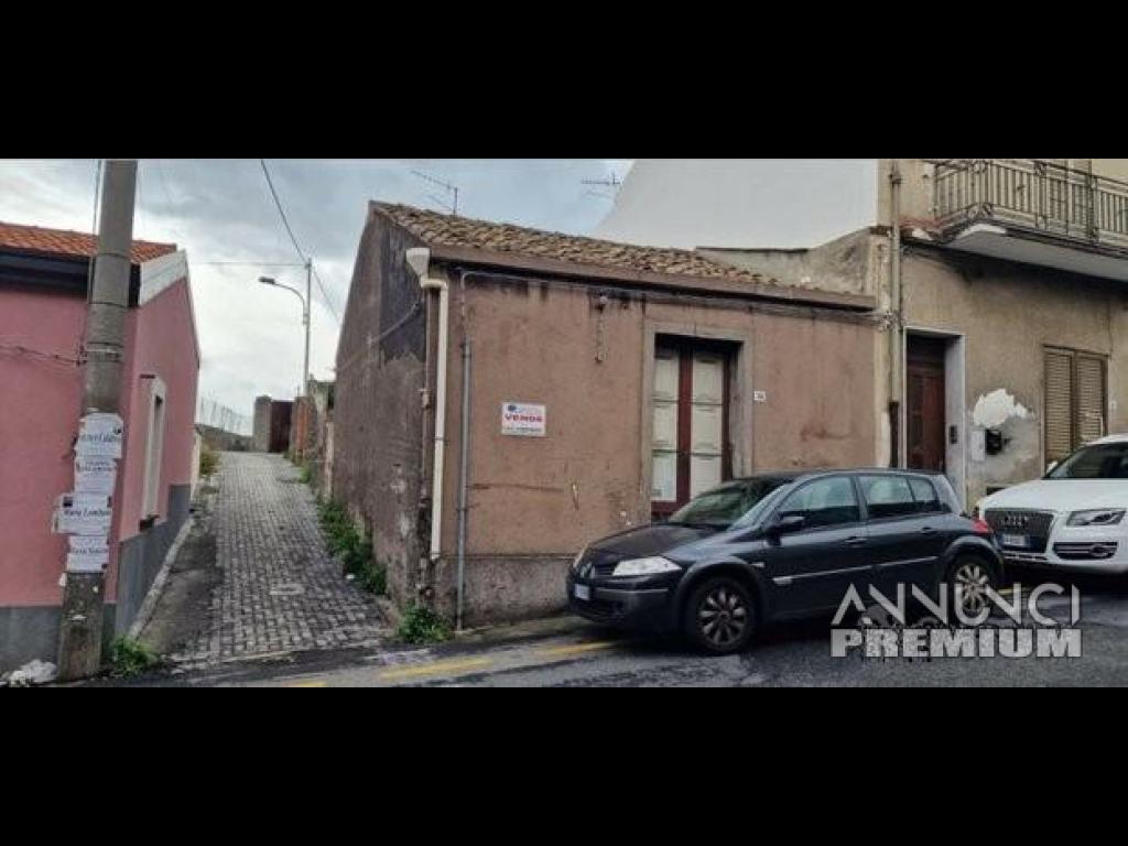 Casa singola con terreno a Piedimonte Etneo - 1