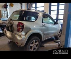 Ricambi TOYOTA RAV 4 4X4 2000cc diesel del 2004