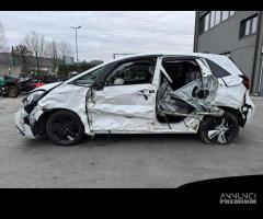 HONDA JAZZ per ricambi usati LEB8