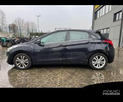 HYUNDAI I30 per ricambi usati D4FB