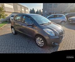 Toyota Yaris 1.3 5 porte cambio automatico