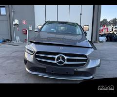 MERCEDES B250E W247 per ricambi usati 282914