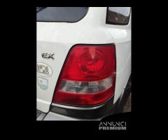 Fanale posteriore destro KIA SORENTO del 2003