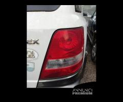 Fanale posteriore destro KIA SORENTO del 2003