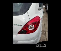 Fanale posteriore destro OPEL CORSA D del 2011