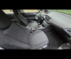 Peugeot 308 BlueHDi 130SWGT IVA - 19