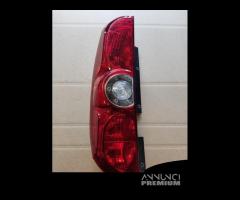 Fanale posteriore sinistro FIAT DOBLO del 2011