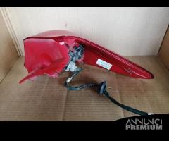 Fanale post sinistro TOYOTA AURIS HYBRID del 2014 - 4