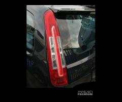 Fanale posteriore sinistro FORD C MAX del 2009 - 1