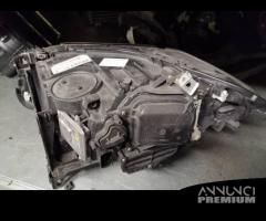 Proiettore destro BMW 530 del 2016 - 12