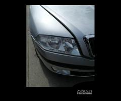 Proiettore destro SKODA OCTAVIA del 2007