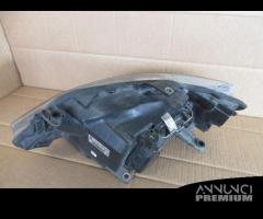 Proiettore destro SEAT IBIZA del 2010