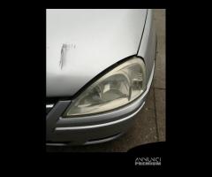 Proiettore sinistro OPEL CORSA C del 2004