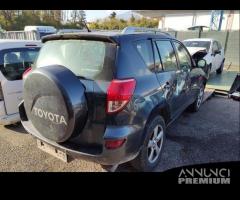 Ricambi TOYOTA RAV 4 4X4 2231cc D4D del 2006