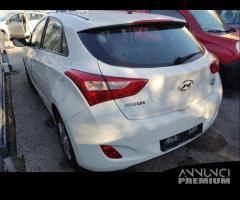 Ricambi HYUNDAI I30 CRDI 1396cc diesel del 2015