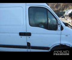 Porta anteriore dx RENAULT MASTER del 2005