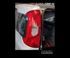 Fanale posteriore sinistro FIAT PANDA del 2012