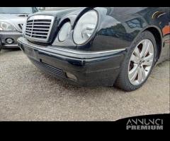 Paraurti ant MERCEDES-BENZ CLASSE E del 1997