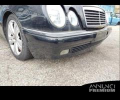 Paraurti ant MERCEDES-BENZ CLASSE E del 1997