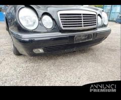 Paraurti ant MERCEDES-BENZ CLASSE E del 1997