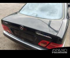 Portellone nudo MERCEDES-BENZ CLASSE E del 1997