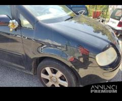 Parafango destro VOLKSWAGEN TOURAN del 2003