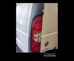 Fanale posteriore sinistro FIAT DOBLO del 2007