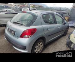 Ricambi PEUGEOT 207 1397cc benzina del 2010