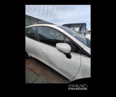 Porta anteriore dx nuda RENAULT CLIO del 2016