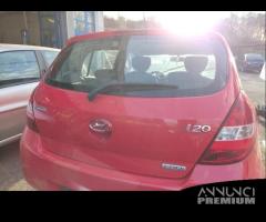 Portellone nudo HYUNDAI I20 del 2011