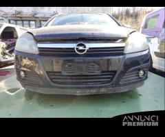 Paraurti anteriore OPEL ASTRA H del 2005