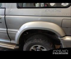 Modanatura post sinistra MITSUBISHI PAJERO 1997