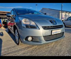 Peugeot 5008 1.6 HDi 112CV Féline