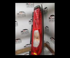 FARO FANALE STOP POSTERIORE DX RENAULT TRAFIC II V - 7