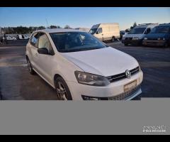 Vw Polo 6R 1.6 TD CAY Demolita - Per Ricambi