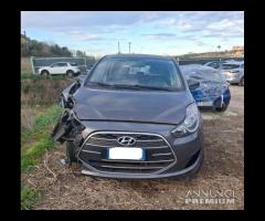 Hyundai IX20 1.4 diesel 90cv anno 2015 incidentata