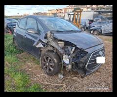 Hyundai IX20 1.4 diesel 90cv anno 2015 incidentata