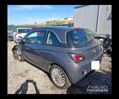 Opel Adam 1.2 benzina 69cv anno 2013 incidentata