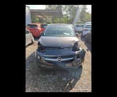 Opel Adam 1.2 benzina 69cv anno 2013 incidentata