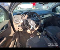 Opel Adam 1.2 benzina 69cv anno 2013 incidentata