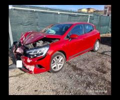 Renault Clio 1.0 benzina 91cv 2021 incidentata