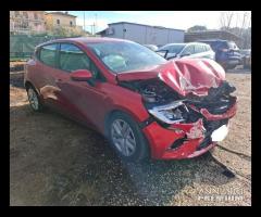 Renault Clio 1.0 benzina 91cv 2021 incidentata