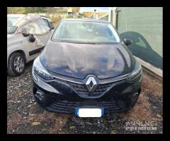 Renault Clio Zen 1.0 benzina 90cv 2021 incidentata