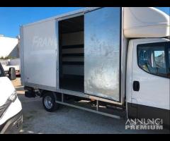 IVECO DAILY 35C16 3.0 furgone e pedana caricatrice - 19