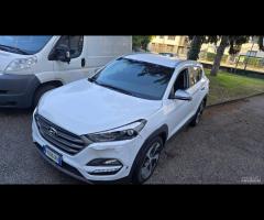 Hyundai Tucson 1.7 CRDi Sound Edition Incidentata