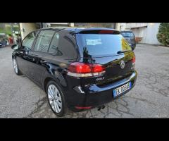 Volkswagen Golf 2.0 TDI 140CV DSG 5p. Highline - 27