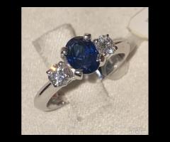 ANELLO ORO 18kt. DIAMANTI E ZAFFIRO BLU NATURALE