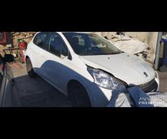 Ricambi Peugeot 208 1.4 D del 2013 motore 8H01