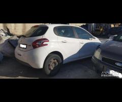 Ricambi Peugeot 208 1.4 D del 2013 motore 8H01