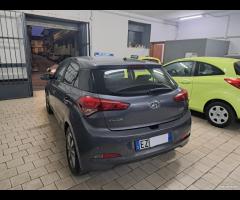 Hyundai i20 1.2 5p. Unico prop 2015 - 11